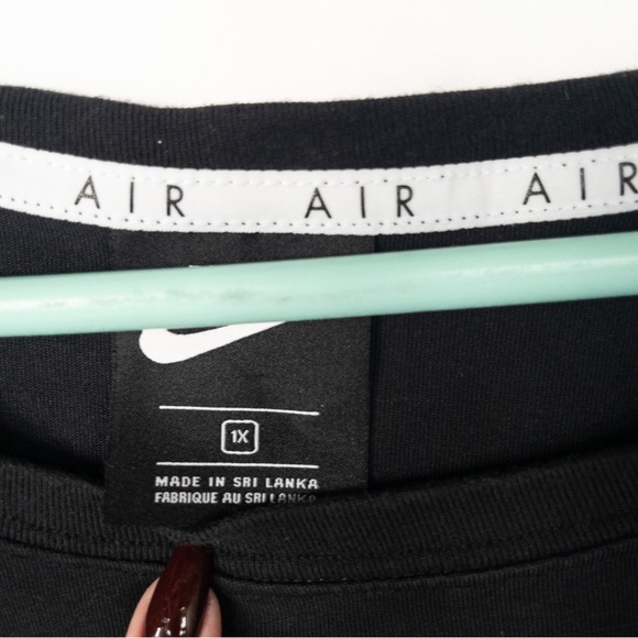 Nike Air Cropped Black Tee Shirt Size 1X - Picture 2 of 4